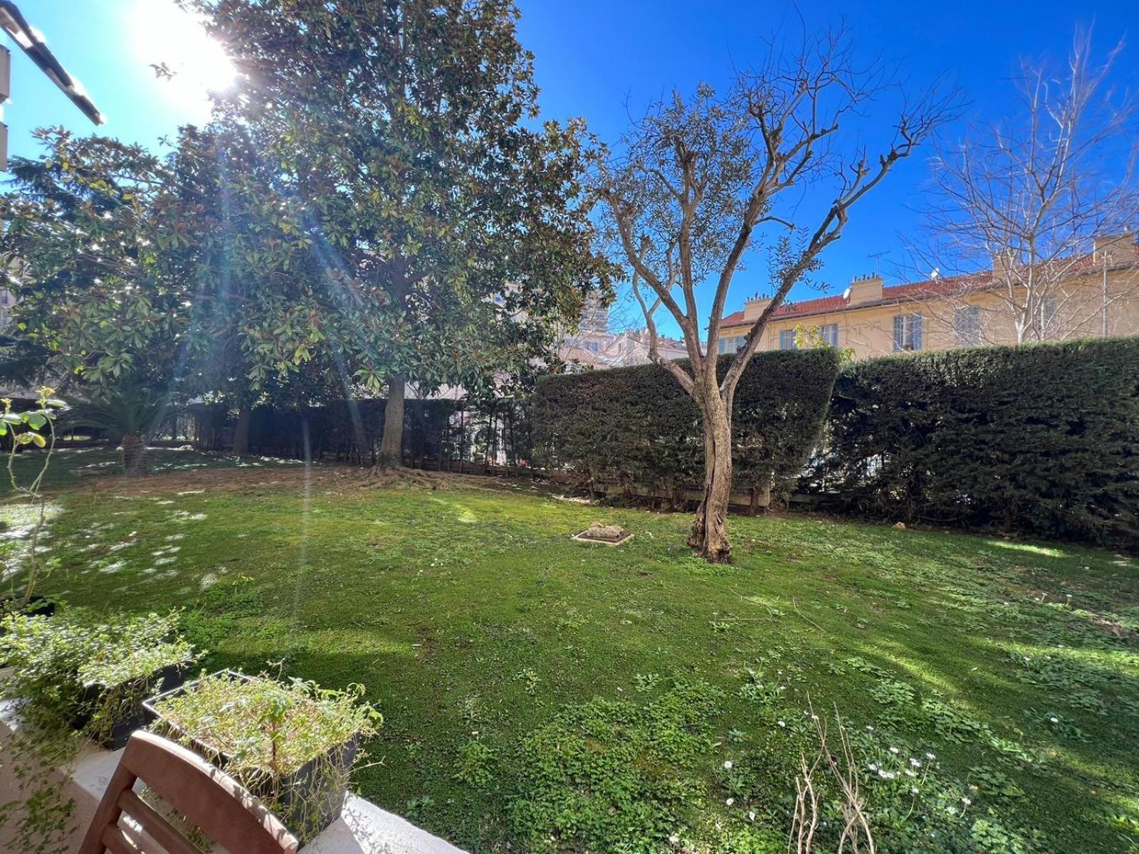 Superbe Studio Terrasse Centre Ville Et Plages A Pieds Cannes Exterior foto