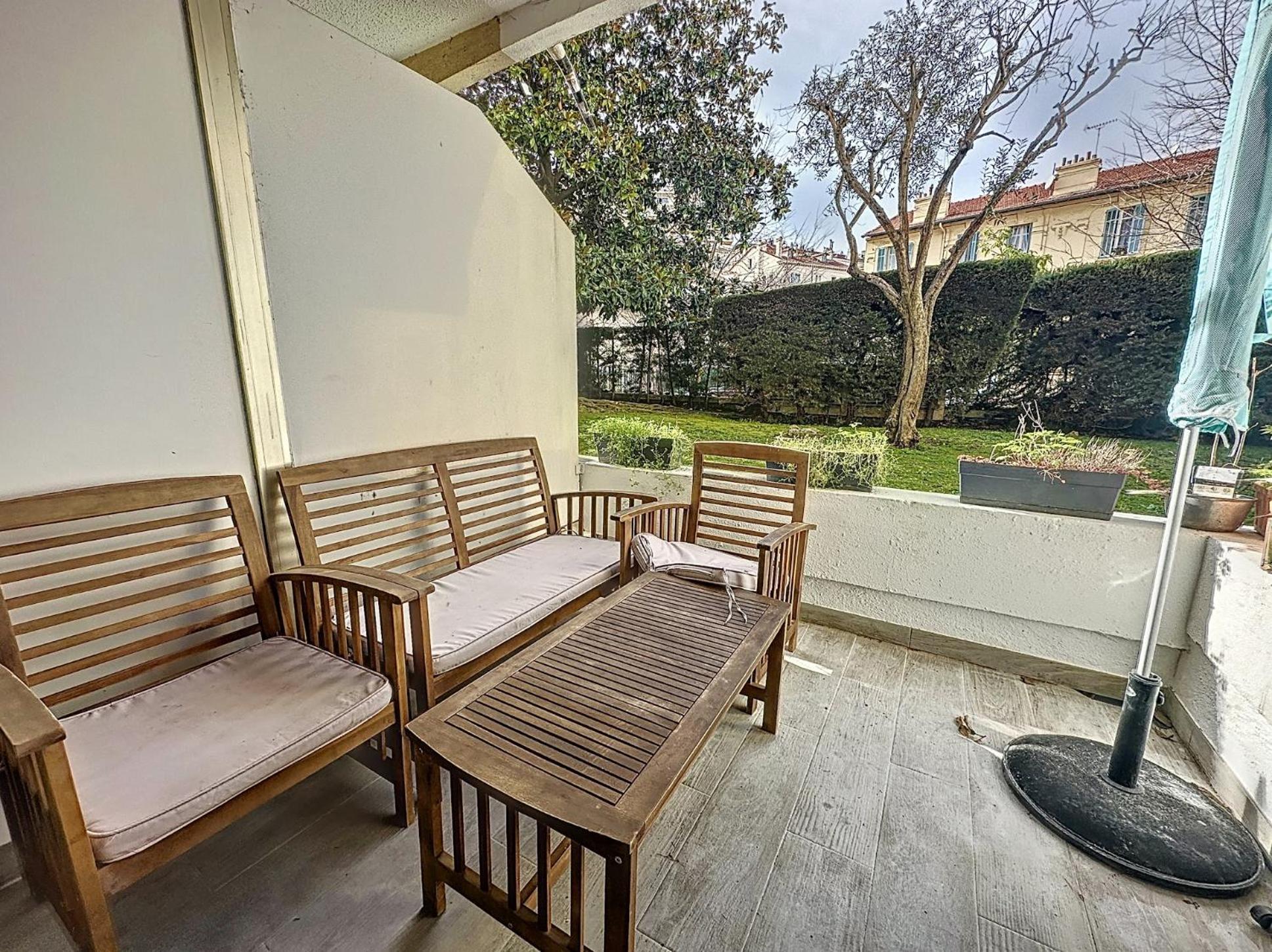 Superbe Studio Terrasse Centre Ville Et Plages A Pieds Cannes Exterior foto